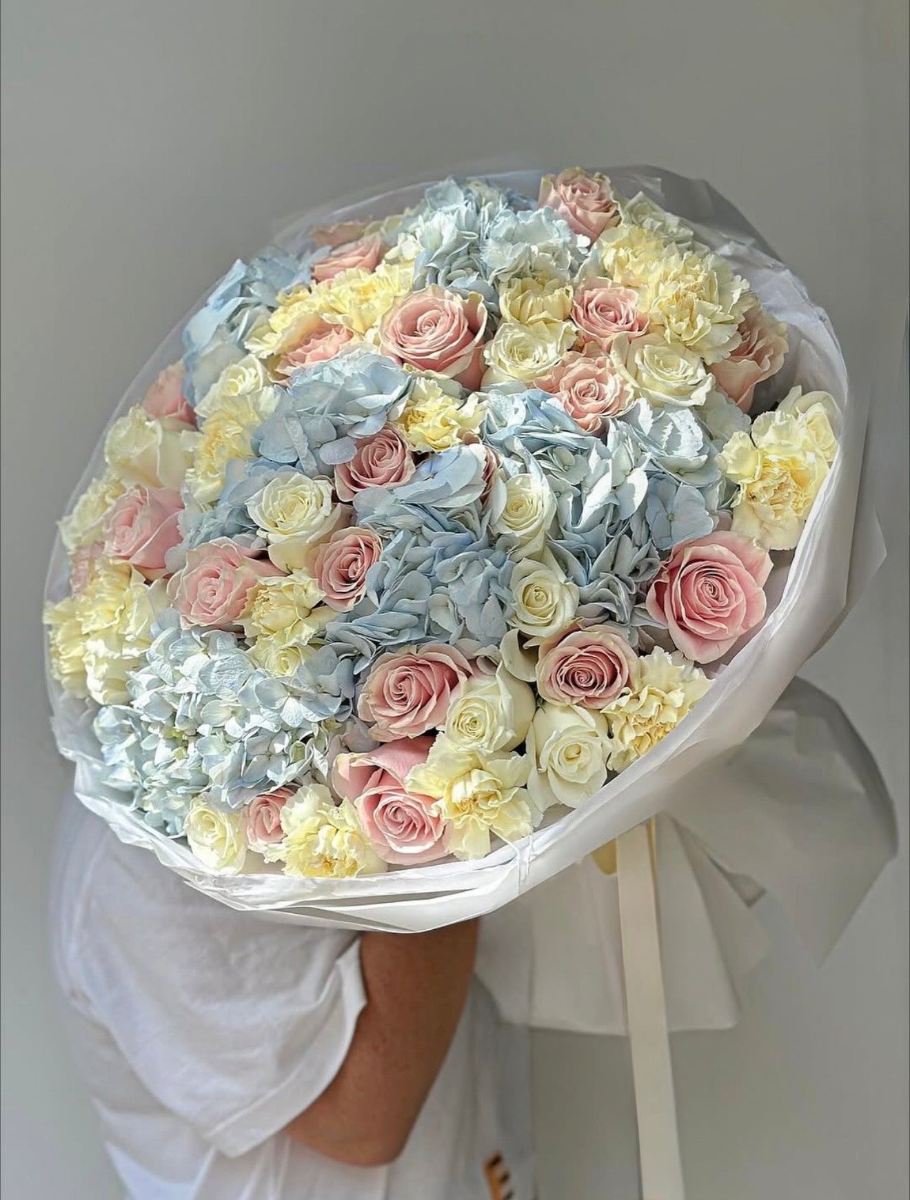 Cream-colored bouquet